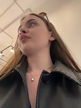 KristiRich webcam