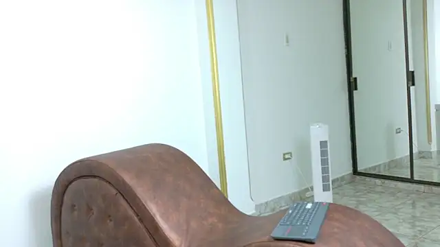 tiana_glow29 webcam