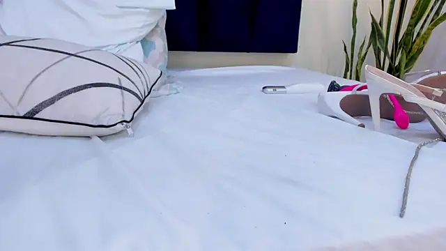 mayaevansmg webcam
