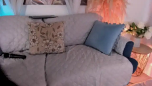 Nicolle_W webcam