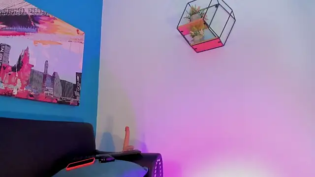 Luna_roose1 webcam
