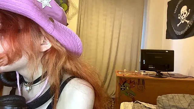 RedHeadCat webcam