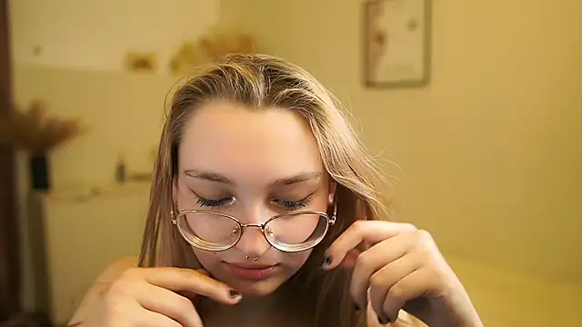 Sophielux18 webcam