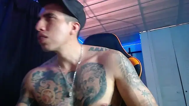 Adam_Hudsond webcam