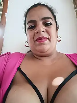SHARAAY__GOLD Live Webcam on Stripchat