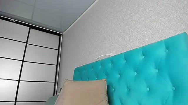CrazyWomen webcam
