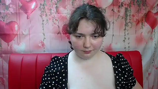NeonilaLisova webcam
