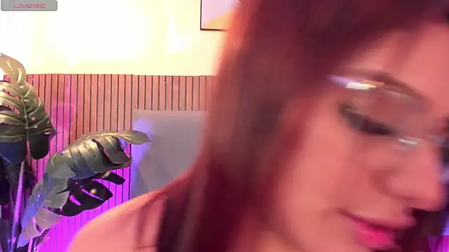 NicolleeEvanss webcam