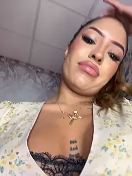MystiqueXXX webcam