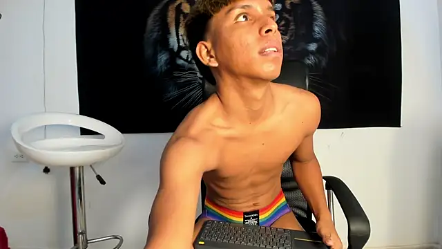 tyler_twink_boy webcam