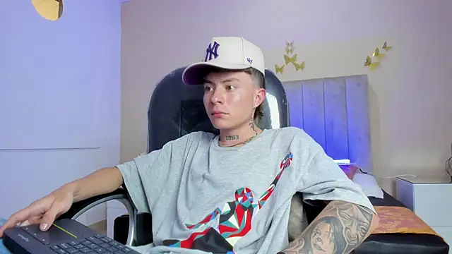 Nascary_Fox webcam