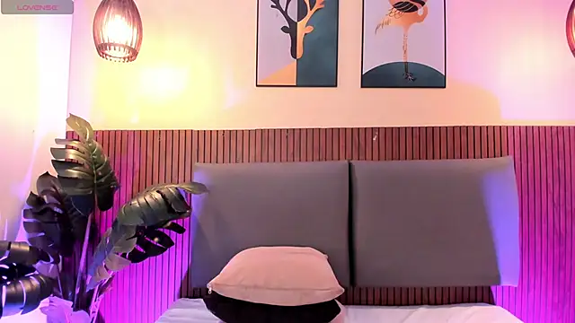 NicolleeEvanss webcam