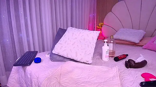aisha_sh webcam