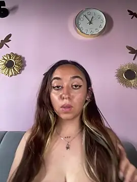Im_Luuu webcam