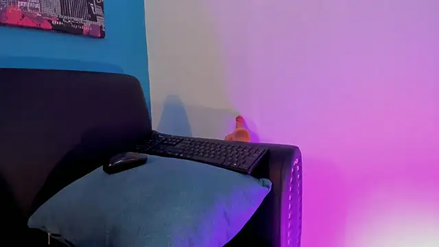Luna_roose1 webcam