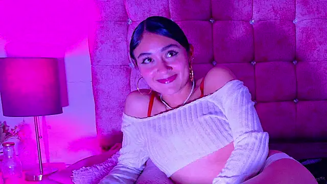 Mila_Dreamm webcam