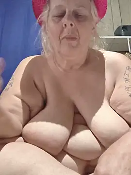 DavisDesires webcam