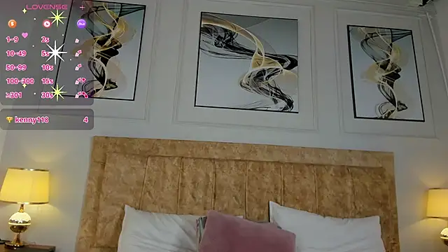 zoe_moon__ webcam