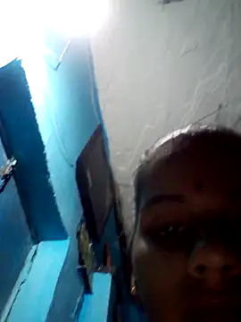 Raveena0990 webcam