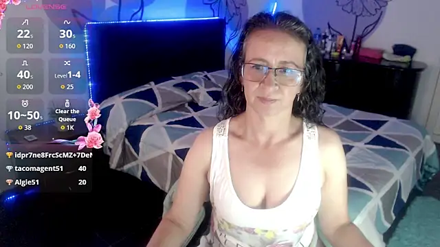 aura_latinax webcam