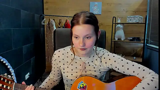 AnneePoole webcam