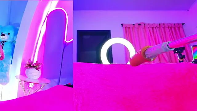 NathaxaLeans webcam