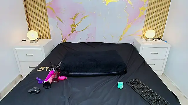 AprillRoss webcam