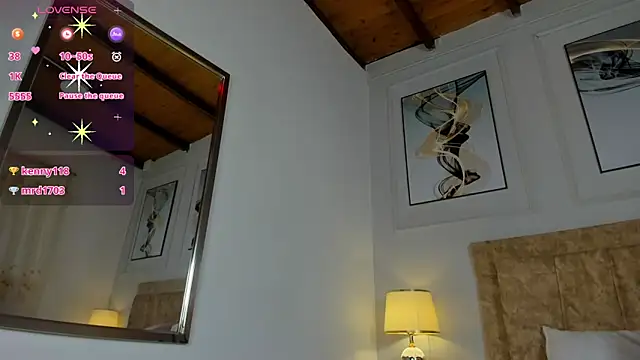 zoe_moon__ webcam