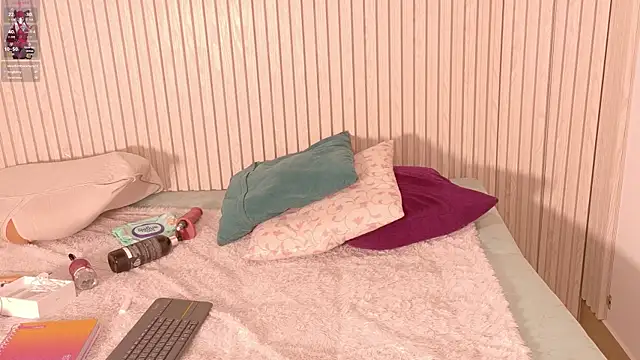 miajanss - MiaJanss's free webcam - UK Sex Cams