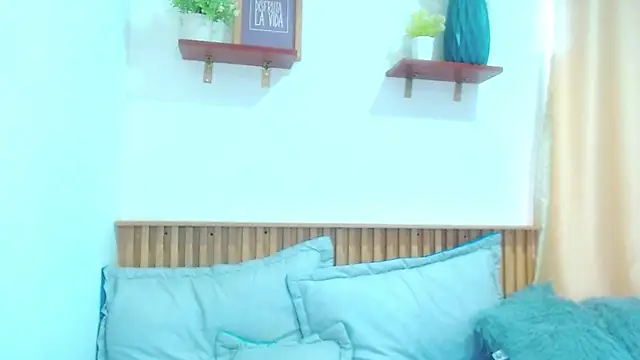 Violet_2003 webcam