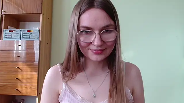 LooveELLYx webcam
