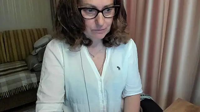lauraoven webcam