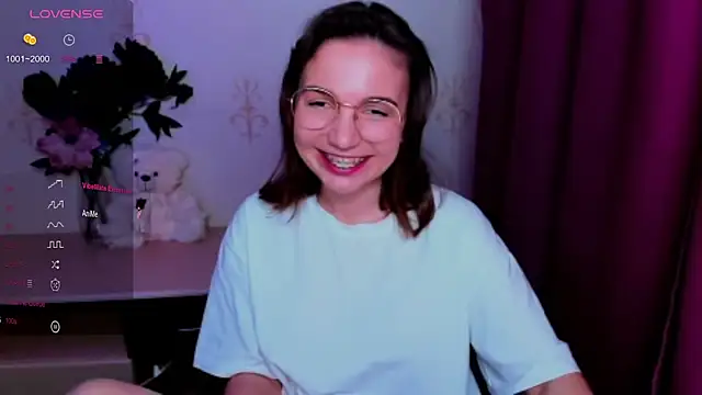KindHazelHere_ webcam