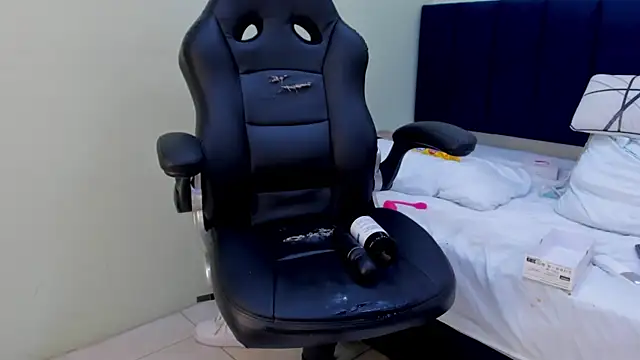 mayaevansmg webcam