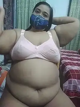 momo_loves webcam