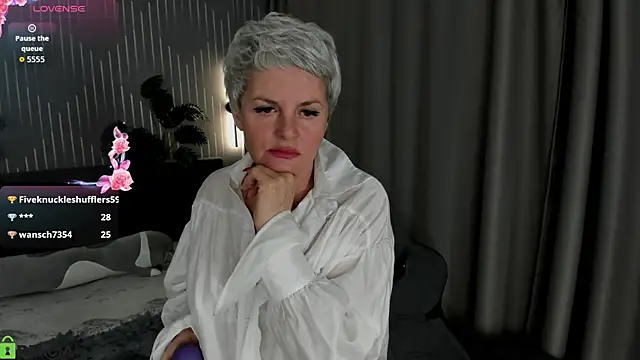 Linda_Zef1r webcam