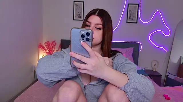 moneyforPeaches webcam