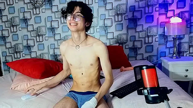 Twink_Sebas7 webcam