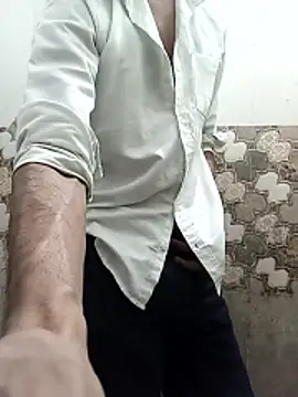 itsmemadhu2019 webcam