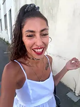 Lalla_Amani webcam