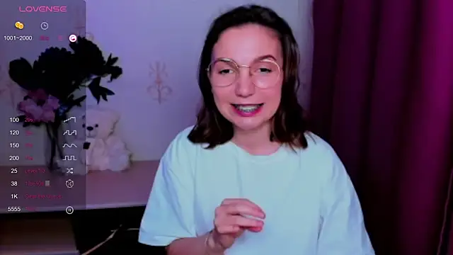 KindHazelHere_ webcam