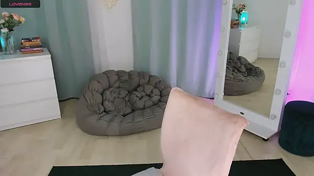 Karinella_x webcam