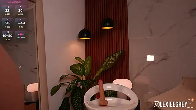lexiee_grey_ webcam