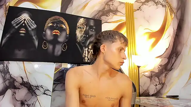 mono_blonde webcam