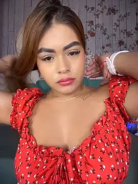 MayaMoanXXX webcam