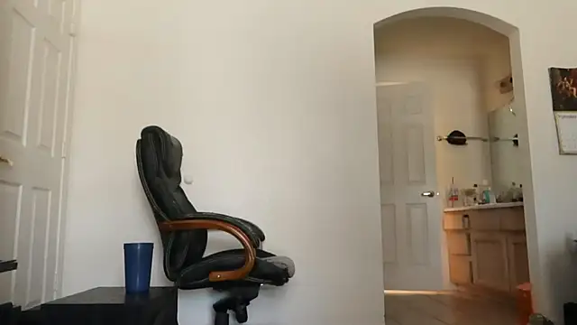 BellaBlueBBW webcam