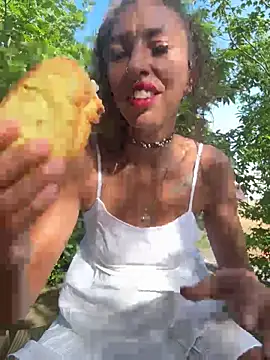 lalla_amani - Lalla_Amani's free webcam - UK Sex Cams