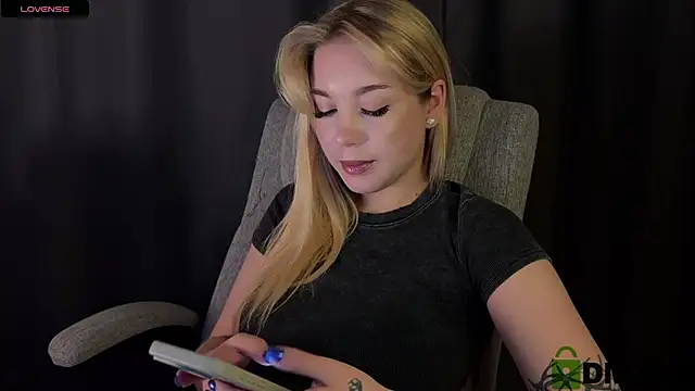 ariashaa - Ariashaa's free webcam - UK Sex Cams