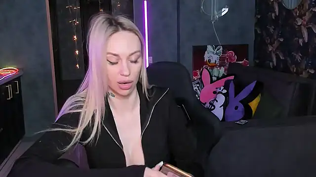 Blckmirrorr webcam