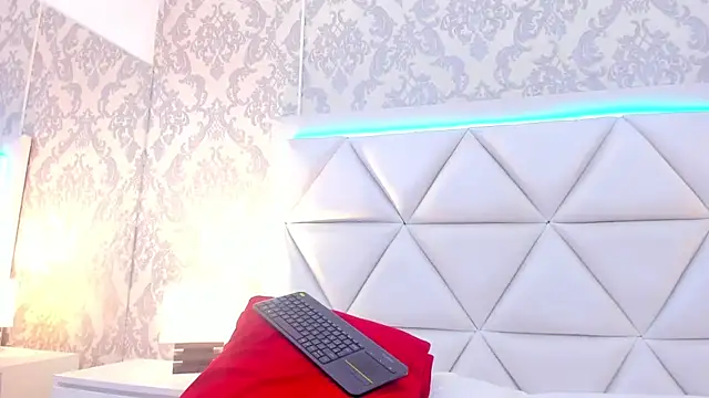 ScarletJons webcam